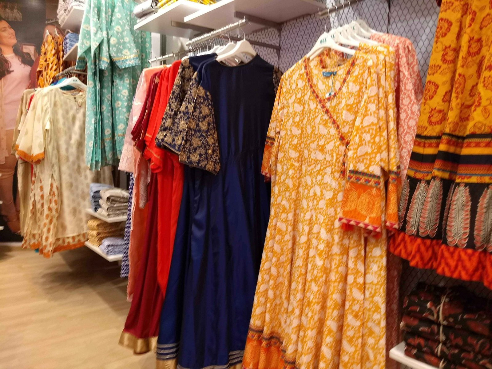 Bishnu priya dress photo 2