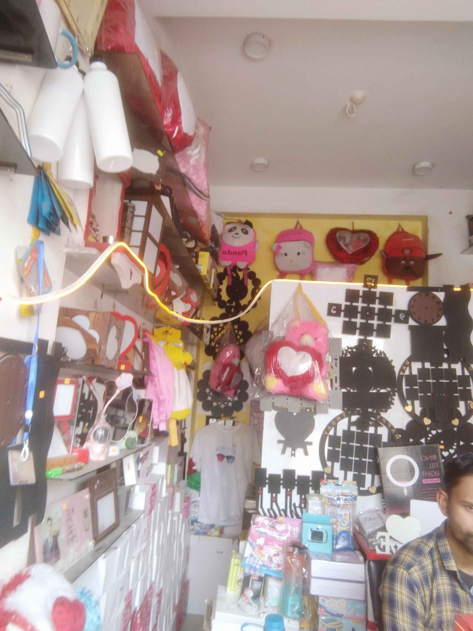 Frizzer - Gift shop
